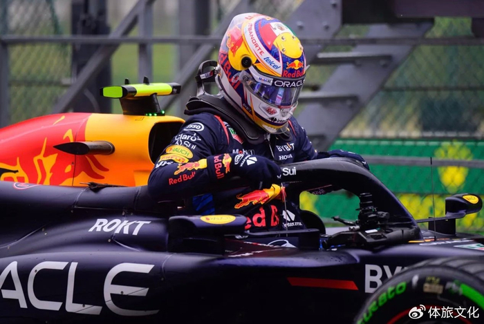 红牛车队碾压梅赛德斯，佩雷兹带队取胜