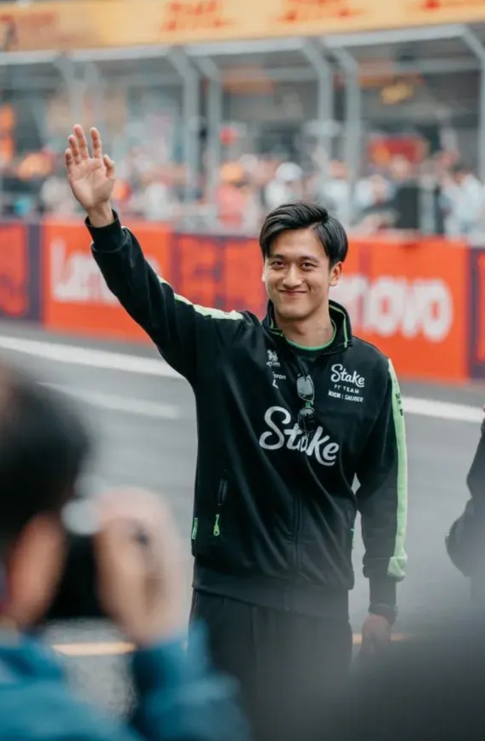 雷诺车队轻取索伯车队，周冠宇刷新纪录