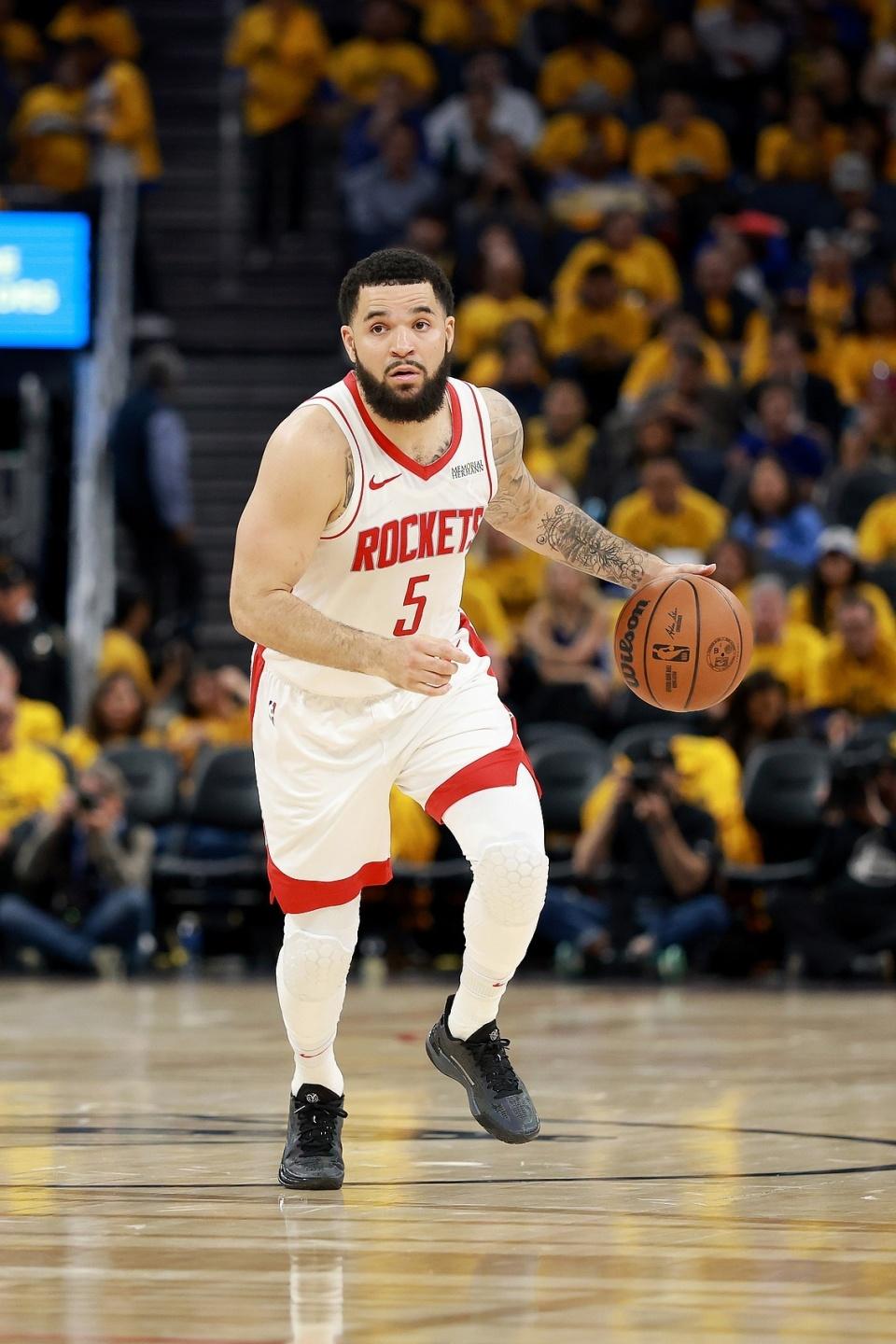 江苏队力克湖人，范弗利特状态火热