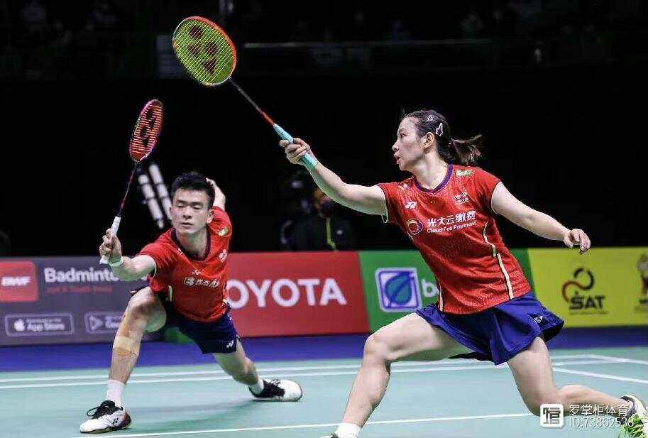 马来西亚队鏖战日本队，黄鸭组合统治全场