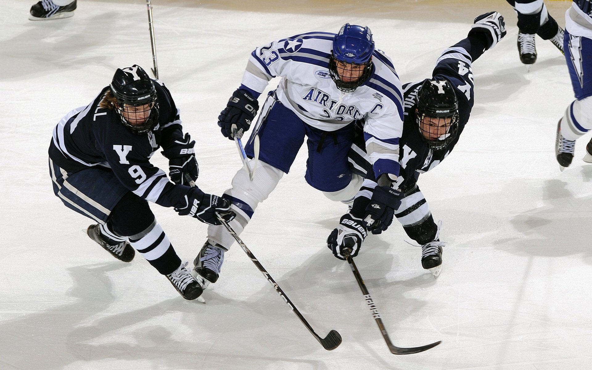 孤勇者的胜利,皮亚斯特里独木擎天,阿斯顿马丁如何以弱胜强完胜哈斯